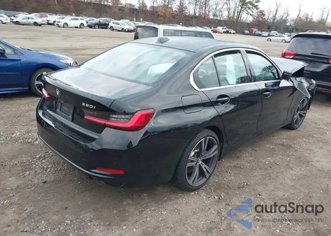 2024 BMW 330I xDrive z USA, uszkodzony, nr VIN 3MW89FF09R8E13523